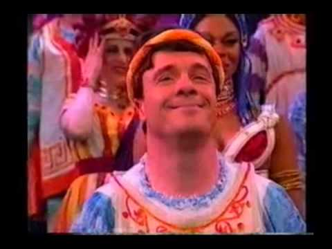 "Everybody ought to have a maid" - A funny thing happened on the way to the forum (ENG/ESP LYRICS)