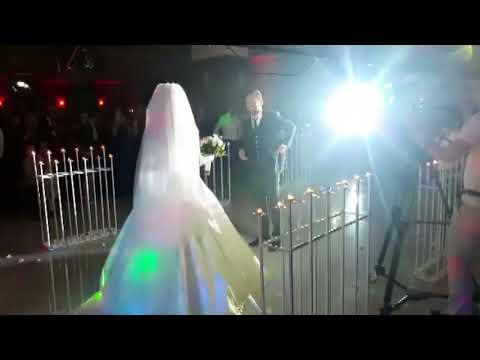 Berat Jakupi i jep fund beqarisë me dasëm madhështore