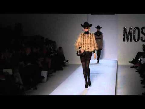 Moschino Fall-Winter/2010 ©Showbit.com