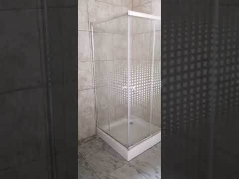 5mm Gradient Sqaures glass shower enclosure