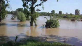 preview picture of video 'Hernád áradása vasútról - Bőcs'