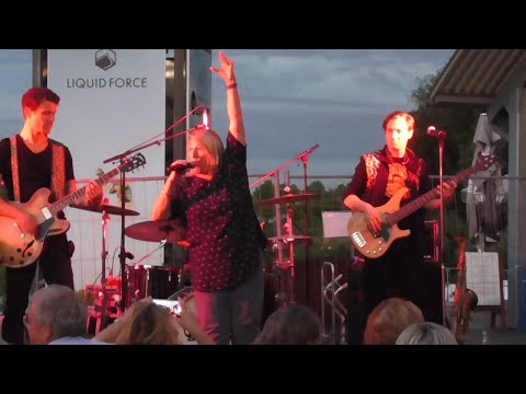 Cagey Strings 2021 am See mit Tina - Let's Have A Party