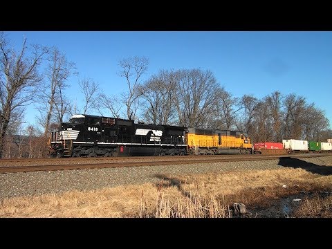 NS 23M through Cove, PA on the NS PITL (2011)
