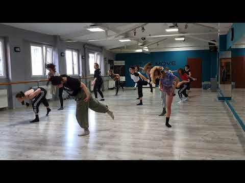 Taniec współczesny - Michał Przybyła warsztatowo w Art of Move