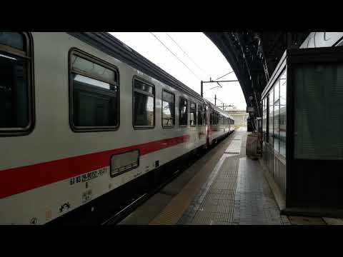 UltraHD 4K E402B-017 with train IC 1577 Milano-Napoli