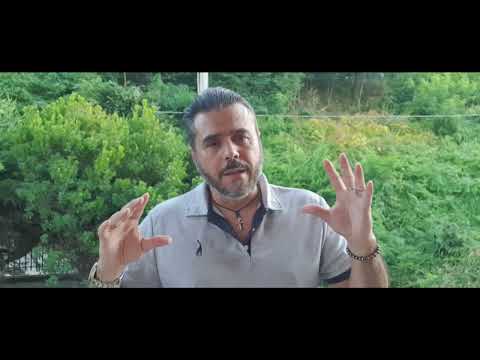 Recensione del Film Laggiù Qualcuno Mi Ama di Mario Martone dedicato a Massimo Troisi