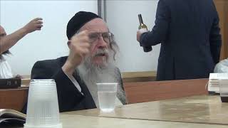 הגה"ח הרב ווכטר שליט"א - התוועדות ב' ניסן תשפ"ד - הילולת הרבי הרש"ב נ"ע (הרב אברהם מנחם מענדל וכטר) - התמונה מוצגת ישירות מתוך אתר האינטרנט יוטיוב. זכויות היוצרים בתמונה שייכות ליוצרה. קישור קרדיט למקור התוכן נמצא בתוך דף הסרטון