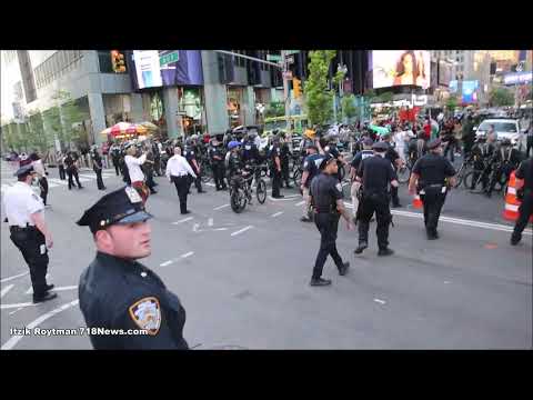 Dispersing Times Square protest Youtube 21 May 2021_#81