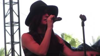 Banks - Are You That Somebody ( Aaliyah cover ) - Live @ Coachella Festival  4-12-14 in HD