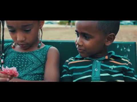 Deezy - Qual é a Tua ?! (Feat. Telminha) (Vídeo Oficial)