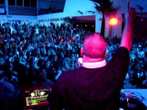 Daddy K à la clôture de Oh Oui Beach 2011