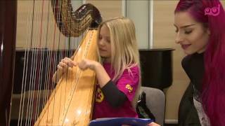 Infodrom: otroška poročevalka Ela in Raiven