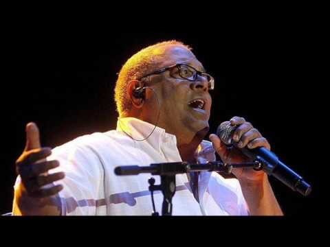 Pablo Milanés - soy un corazón tendido al sol (Víctor Manuel)