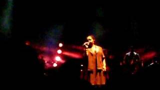 CESARIA EVORA "Vento de Sueste" live at Grand rex 10/9/2009 - WWW.DECORAZIONISEGRETE.BLOGSPOT.COM