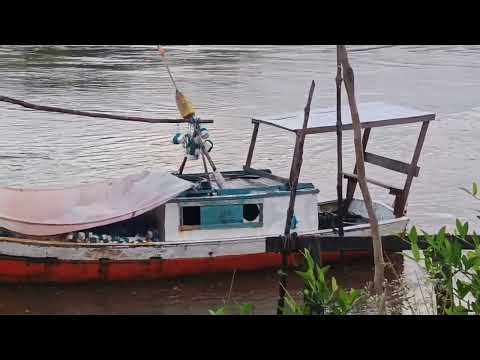 Barcos pesqueiros no cais da Ponta do Jardim, em Godofredo Viana – Maranhão