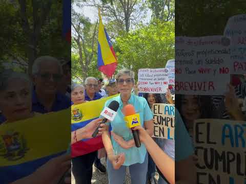 "Parecemos esclavos del Estado": Trabajadores, jubilados y pensionados protestaron en Sucre