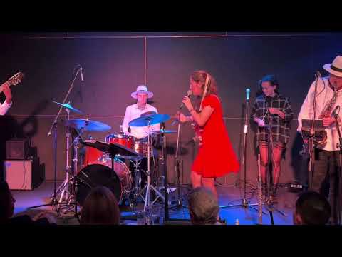 Hermeto Pascoal Tribute - Cha de Panela (Guinga & Aldir Blanc) - Juliana Areias live in Australia