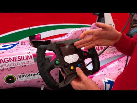 So funktioniert ein Formel-3-Lenkrad