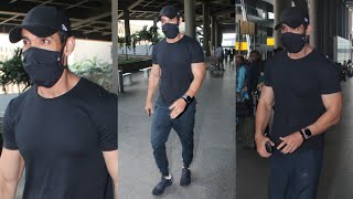 Download lagu John Abraham snapped post at Airport ✈️📸 mp3 Download lagu John Abraham snapped post at Airport ✈️📸 mp3