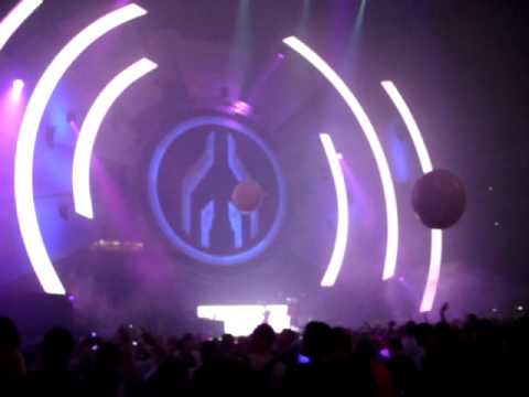 Tom & Jerry aka Tom Novy & Jerry Ropero ft. Abigail Bailey -live- (Arena) - Mayday 2010