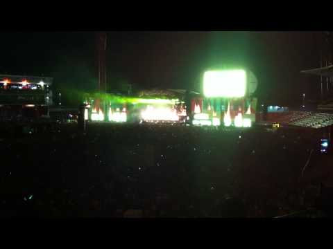 Avicii opening up his set at Stereosonic Sydney 2012