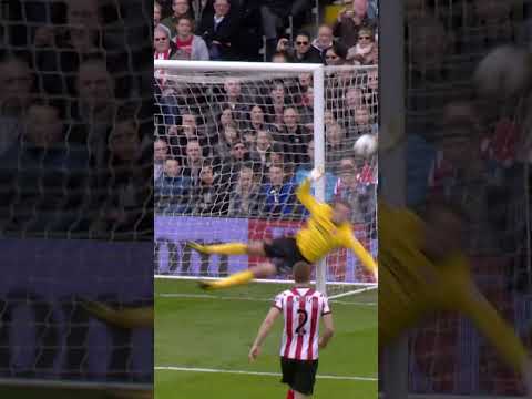 Clint Dempsey Scores Premier League Goal Number 5⚽️! | Fulham Flashback #shorts