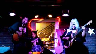 King of the Sea by Shannon and The Clams, Live 2011