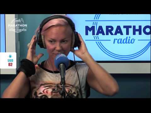 Kate Ryan   Interview and Light in the Dark Live @ MNM Radio)