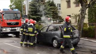 Pożar samochodu w Kartuzach na ul. Piłsudskiego