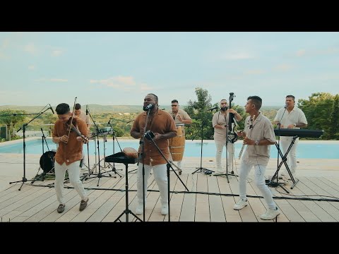 Charanga Joven - Cachita  / Sabrosona  / Pare Cochero  / Aprende Muchacho (Medley Orq. Aragón)