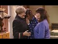 “DAD’S DEAD” – Roseanne’s FUNNIEST and SADDEST Scene Leaves Fans SHOCKED!