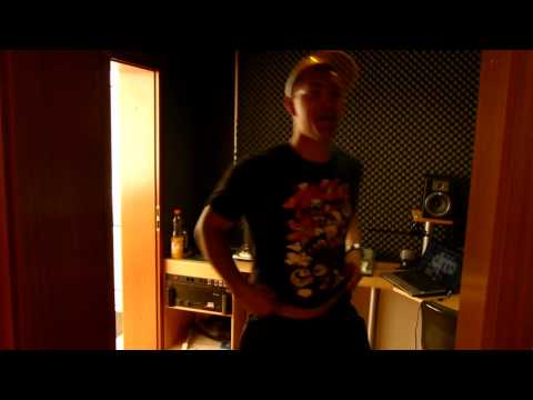 DemoOne & DennizZz - 6 Foot 7 Foot (KZR) (Remix) (HD)