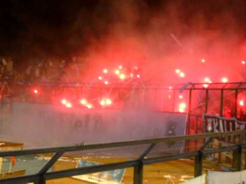 "Salida de La Fiel del Norte, Iquique vs Llamos de arika" Barra: Furia Celeste • Club: Deportes Iquique