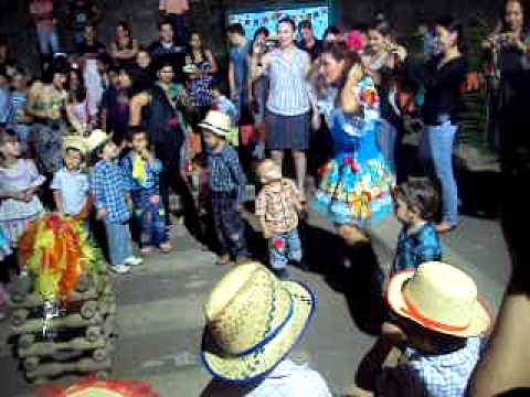 Festa Junina Snoopy 2010 257.avi