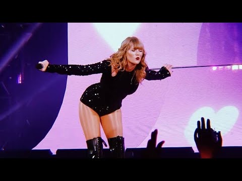 Taylor Swift - style/love story/you belong with me # live reputation tour