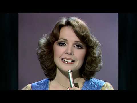 Dana - Never Gonna Fall in Love Again (1976) - live ( & Introduction)