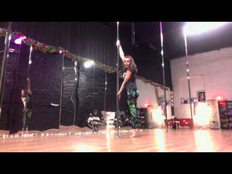 Split Grip Hold - A Pole Dance Tutorial by Irish Pole Dance Academy
