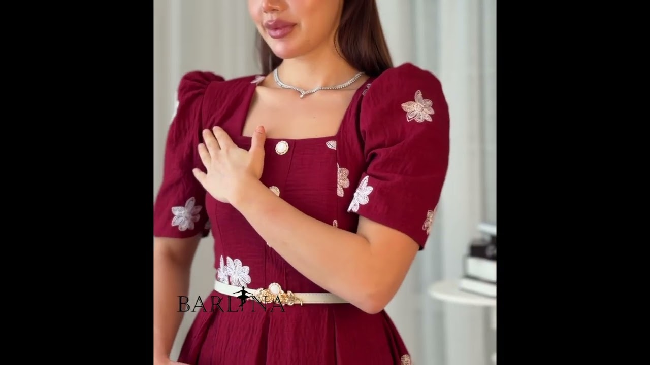 فستان ميدي عنابي مزين بتطريزات بيضاء  - XL