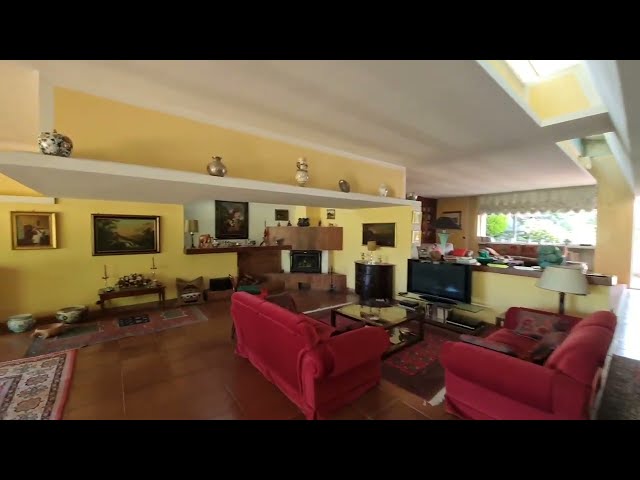 Ivrea - villa prestigiosa. Piano primo. € 1.350.000