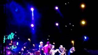 la cuisine de Bernard + quiero beber hasta perder el control (fito).flv