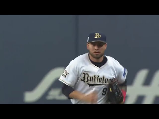 【5回表】バファローズ・ロメロが前へ突っ込みスライディングキャッチ!! 2017/4/1 Bs-E