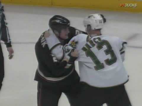 Krys Barch vs Sheldon Brookbank