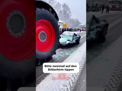 Bauernprotest endet mit zerstörtem Sportwagen 🚜💥🚗Farmers’ Protest Ends With Destroyed Sports Car