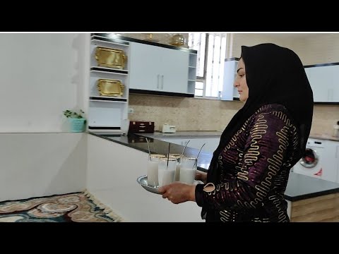 Samaneh prepares breakfast for Amir and his children
