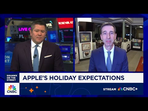 Apple will gain more AI functionality over time, says D.A. Davidson’s Gil Luria