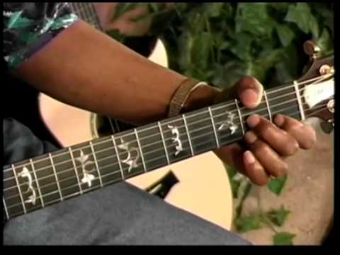 John Cephas teaching the licks and runs of the song walking Blues