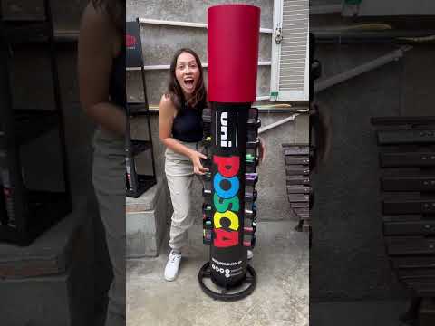Desenhando com a maior caneta Posca do mundo! #shorts #shortsvideo