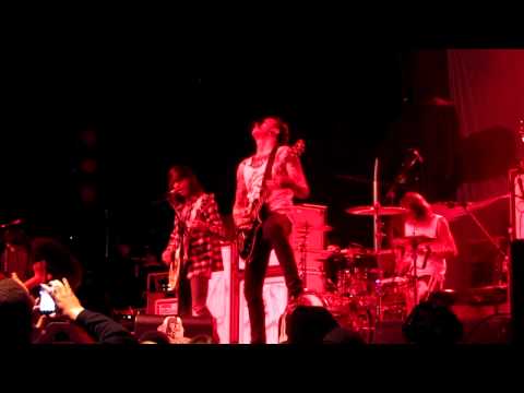 Pierce The Veil - Intro/Besitos ~ 3.10.11 (Live at Electric Factory)