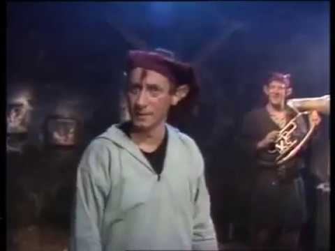 Travellin' Strawberries: Spikk A Bitte Little