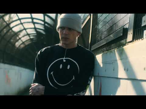 ellesseXsmileyDay2 YT